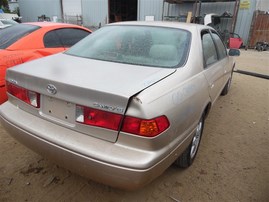 2000 TOYOTA CAMRY LE 4DR GOLD 2.2 AT Z19621